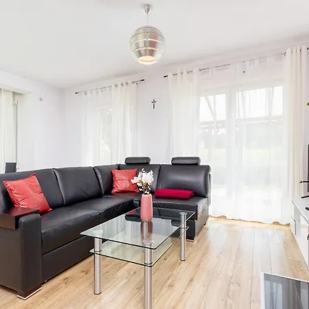 Holiday home Three-bedroom House Czarnochowice By Renters Krakow