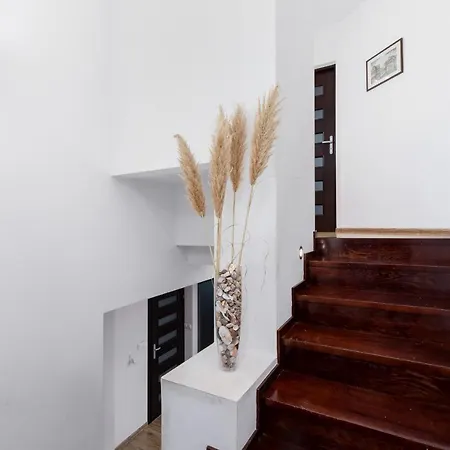 Three-bedroom House Czarnochowice By Renters